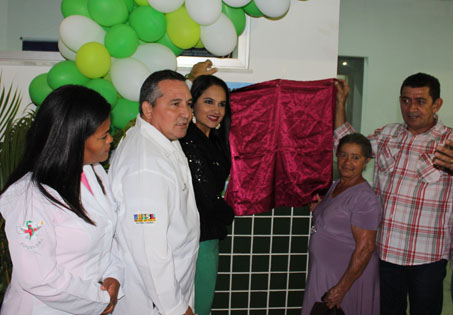 Com os pés na lama: população de Viração recebeu com carinho a única obra da gestão Pedro Lima Neto