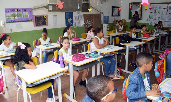 Baixa Grande | Estudantes da Escola Plinio Tude de Sousa realizam provas de concurso cultural promovido pelo Instituto Sicoob