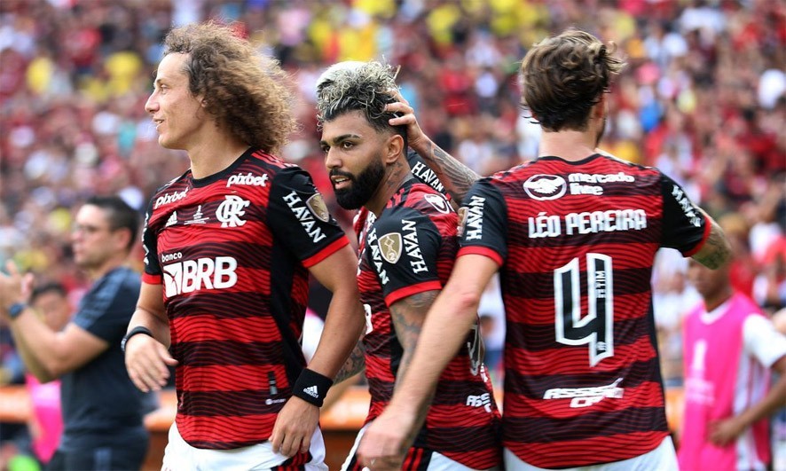 Gabigol decide e Flamengo conquista o tricampeonato da Libertadores