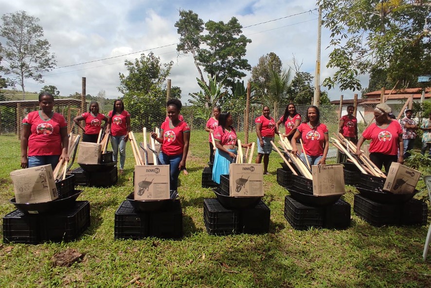 Instalação de quintais produtivos e galinheiros fortalece produção de mulheres de cooperativa do Baixo Sul