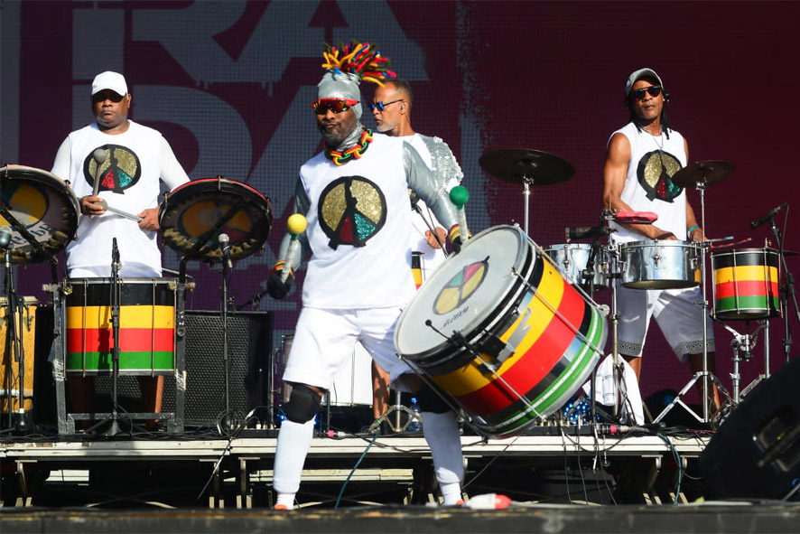 Olodum balança no último dia (1º) do Festival Virada ao ritmo do samba-reggae