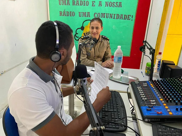 Comandante da 90ª CIPM concede entrevista na Rádio Independente FM