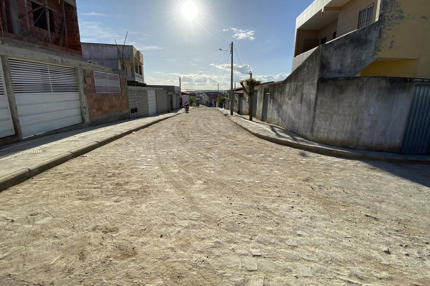 Evolução de Obra em Capela do Alto Alegre: Pavimentação – Rua Abraão Gomes de Souza