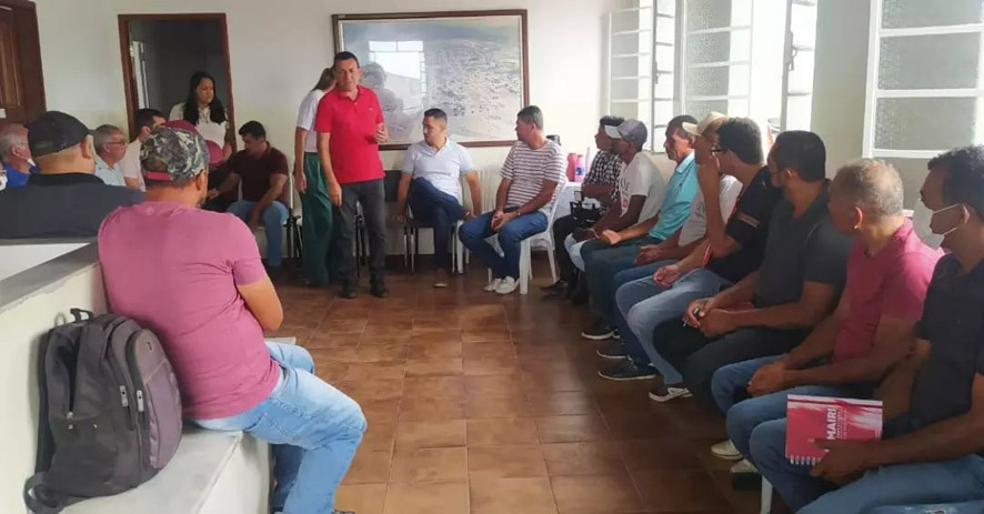 Reunião com prefeito, secretário e líderes comunitário discutem Censo Demográfico 2022 em Mairi