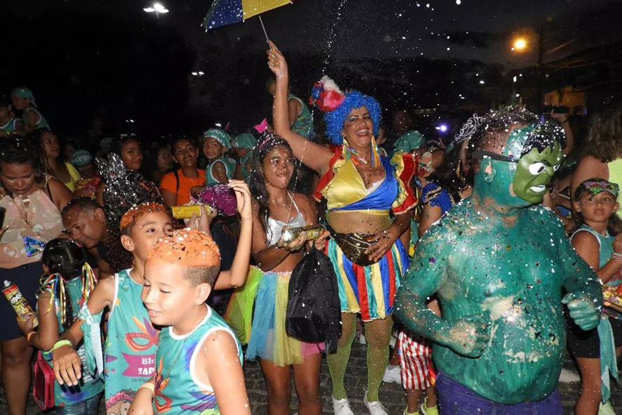 Bloco Infantil Sapeka anima as crianças no Várzea Folia no Carnaval de Várzea do Poço