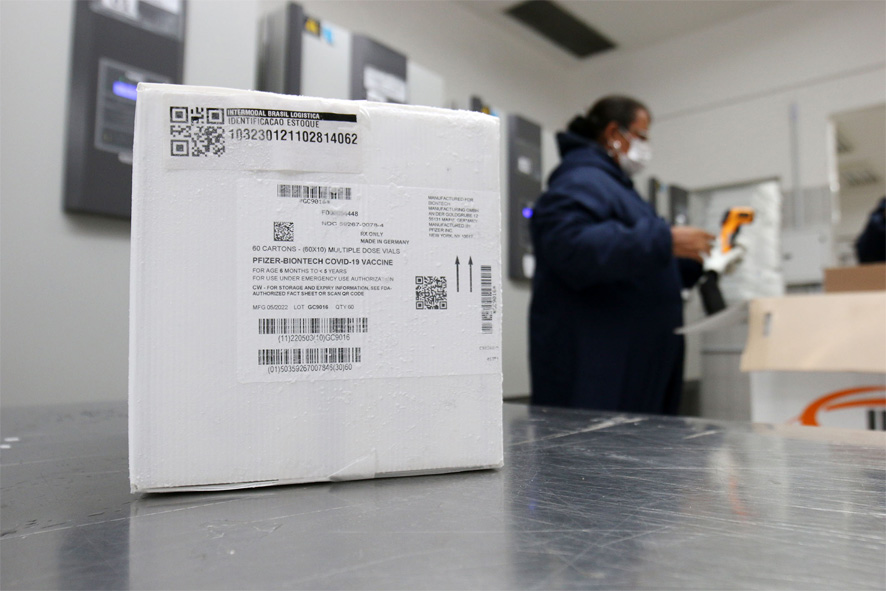 Bahia recebe doses da vacina Pfizer baby