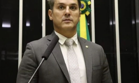 Deputado apresenta Projeto de lei que tira invasores de terra do Bolsa Família