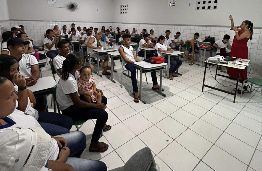 Alunos do EJA celebram dia da mulher em Capela do Alto Alegre