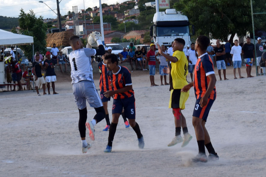 Jogos deste domingo classifica a primeira equipe semifinalista da Jiré Cup 2023 em Baixa Grande