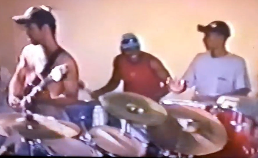 Página Memórias de Baixa Grande publica vídeo de um Ensaio da Banda Safira, gravado em 2001