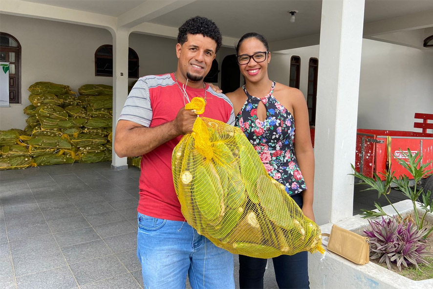 Instituto Agrovida em parceria do CAR e BAHIATER Distribuição de 50.000 Raquetes de Palmas em Baixa Grande