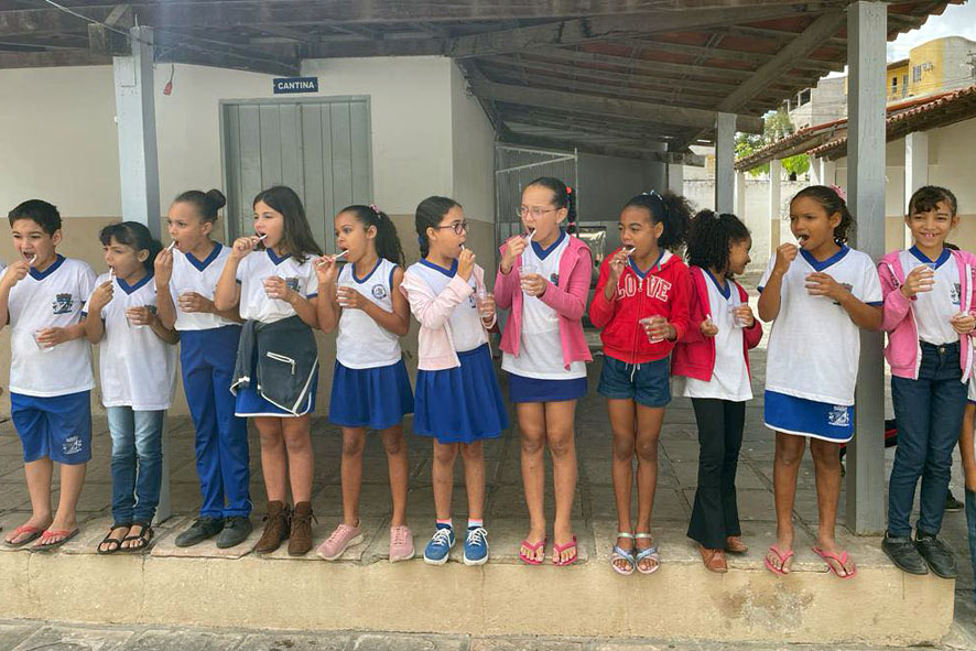 Projeto Criança Sorridente na Escola Municipal Dr. Jairo Carneiro em Capela do Alto Alegre