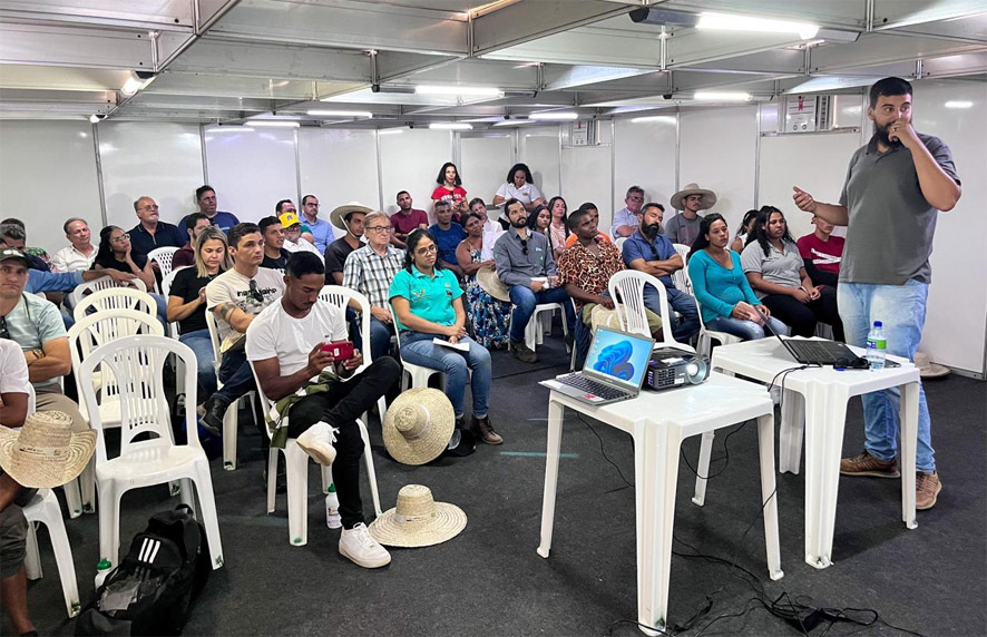 Reecantingamento é debatido no Semiárido Show