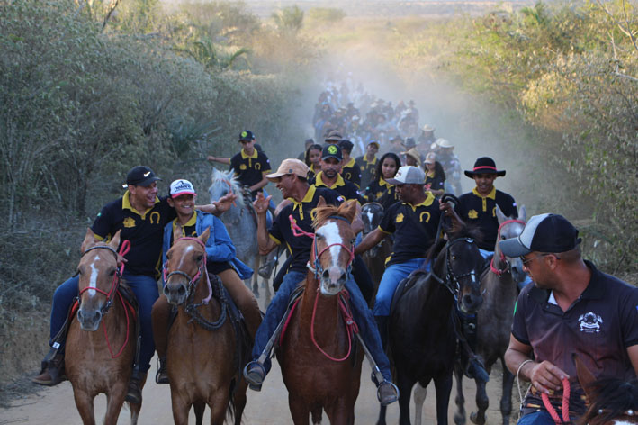 Várzea da Roça – Cavalgada da Arena Babino na Chapada de Dentro é realizada com sucesso