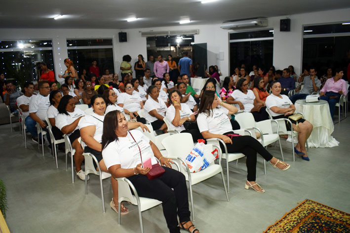 Abertura da Conferência Municipal de Educação de Baixa Grande acontece com protesto de professores