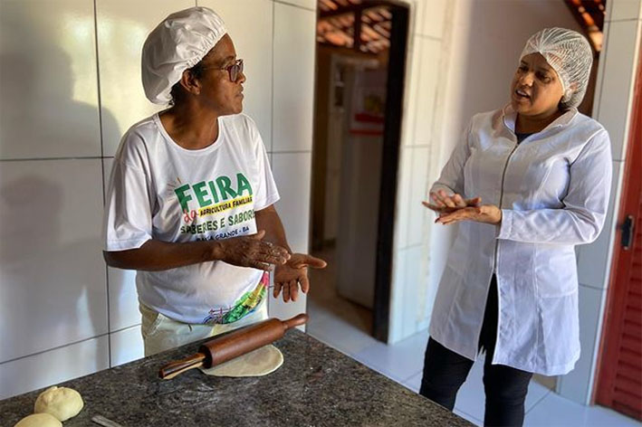 Instituto Agrovida intermedia visita Engenheira de Alimentos da Consultoria Progrida para acompanhar Padaria em Baixa Grande