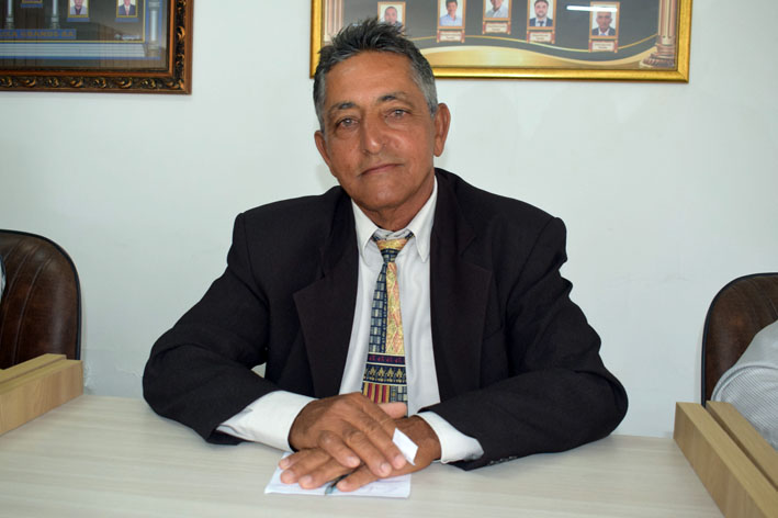 Aloisio cobra ação do govenador da Bahia sobre o abastecimento de água em Baixa Grande