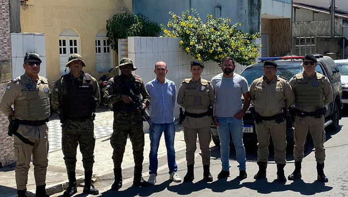 Para mais segurança em Capela do Alto Alegre, Prefeito se reúnem com Comandante da 90ª CIPM para alinhamento de ações de segurança