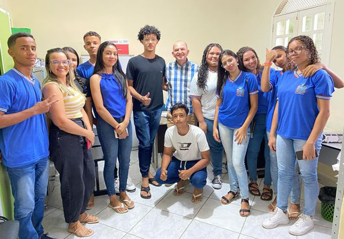 Em Capela do Alto Alegre, estudantes criam projeto para cuidar de animais domésticos em situação de rua