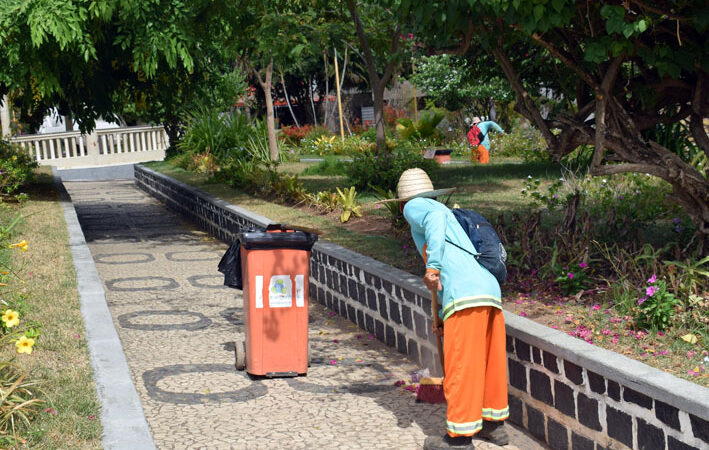 Após protesto, prefeitura paga e Garis retorno ao trabalho em Baixa Grande