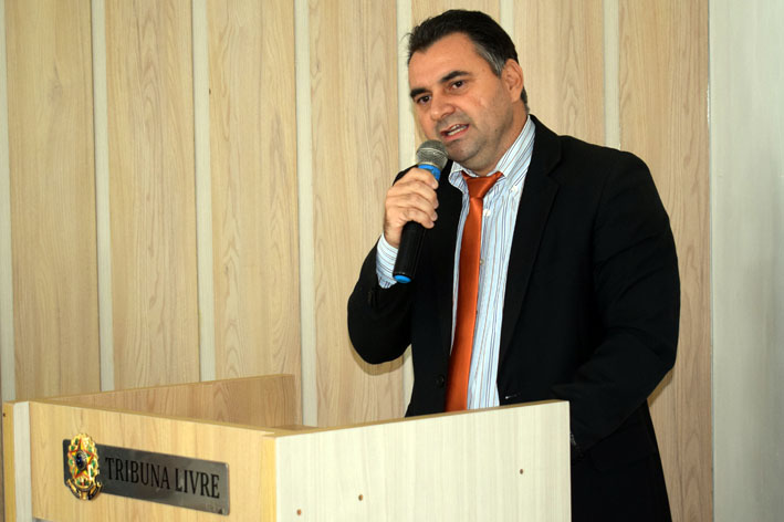 Em seu discurso na Tribuna Livre da Câmara, vereador Amós Júnior promete lutar para ter uma Baixa Grande ainda melhor
