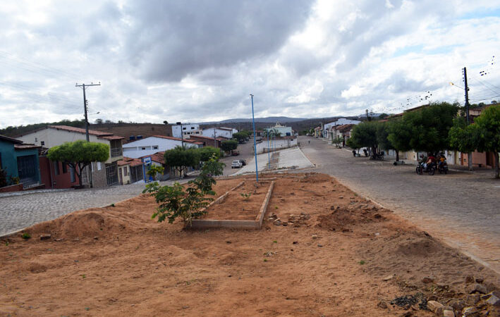 Governo da Bahia Prorroga por mais 5 meses a conclusão da obra de Urbanização dos Canteiros Centrais do Povoado de Italegre, em Baixa Grande