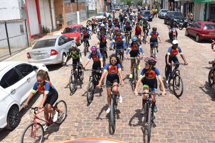 1ª Volta Ciclística do Grupo Chama na Catraca envolve dezenas de ciclísticas de Baixa Grande e região