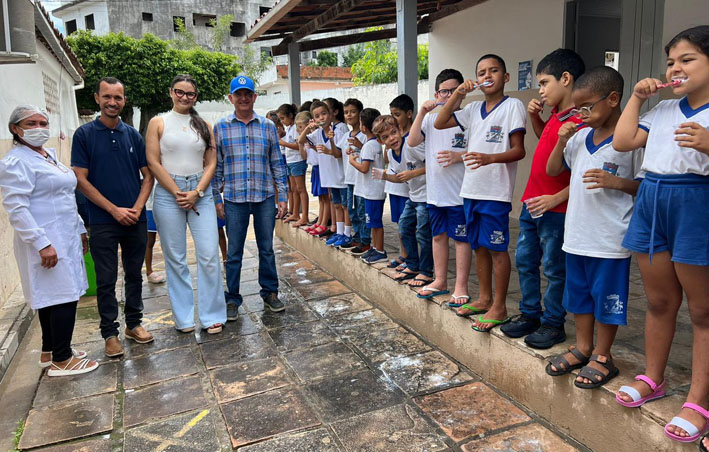 Projeto Criança Sorridente: Escola Municipal Dr. Jairo Carneiro em Capela do Alto Alegre