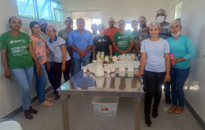 Sindicato Rural de Baixa Grande, com parceria Faeb / Senar, ministrou curso de fabricação de queijos em Várzea da Roça