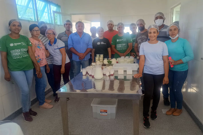 Sindicato Rural de Baixa Grande, com parceria Faeb / Senar, ministrou curso de fabricação de queijos em Várzea da Roça