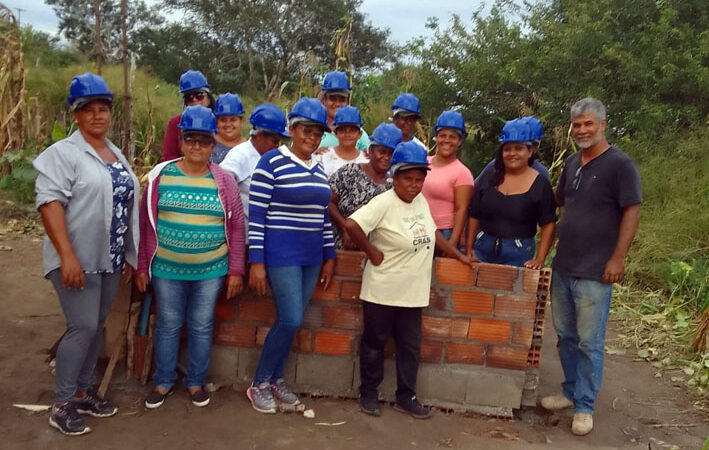 Com muitas alegria 13 moradora das comunidades Recuso, Balia e Santana concluíam o curso de Pedreiro Rural em Baixa Grande