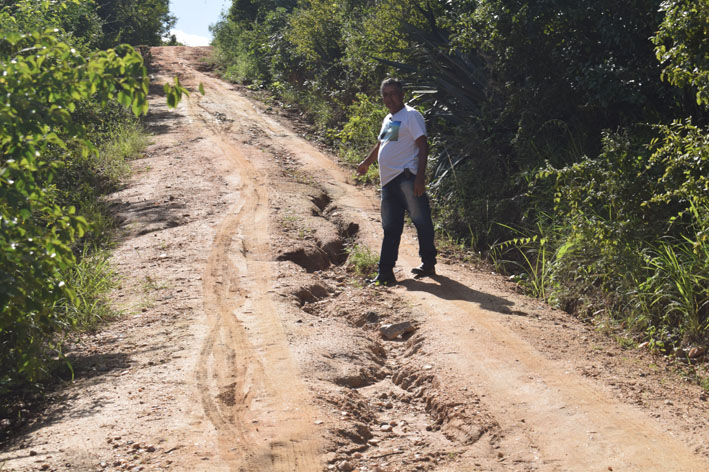Vereador Aloisio mostra descaso da prefeitura de Baixa Grande na manutenção das estrada do Zumbir e Lajedo Grande, região de Italegre