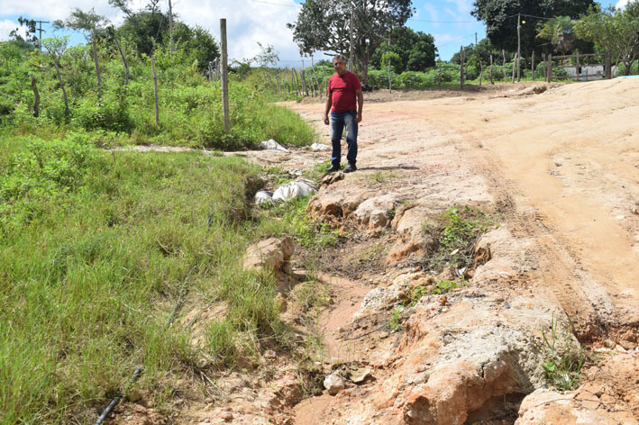 A pedido dos moradores, Vereador Aloisio vai ao Estaleiro e ver de perto a falta de manutenção das estrada por parte da prefeitura de Baixa Grande