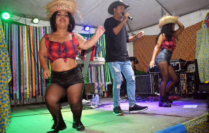 Com sete atrações é iniciada a festa junina de Italegre, distrito de Baixa Grande