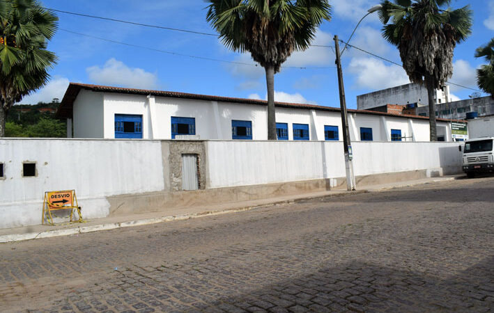 Prefeitura de Baixa Grande libera mais 390 mil para reforma do Reforma da Escola Nuclear