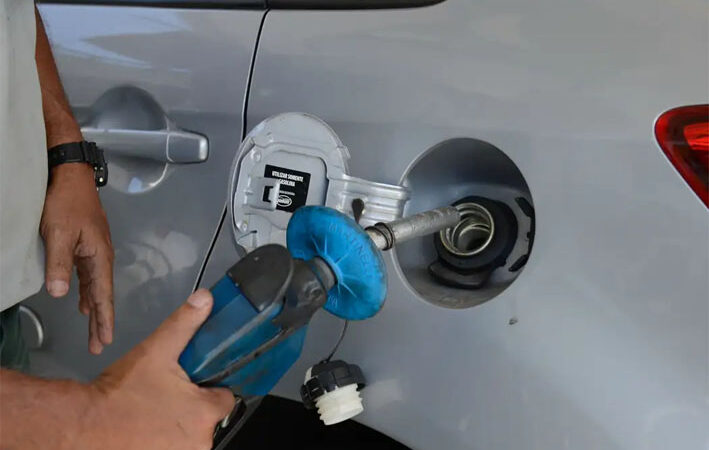 Petrobras reajusta em 7,12% preço da gasolina para distribuidoras