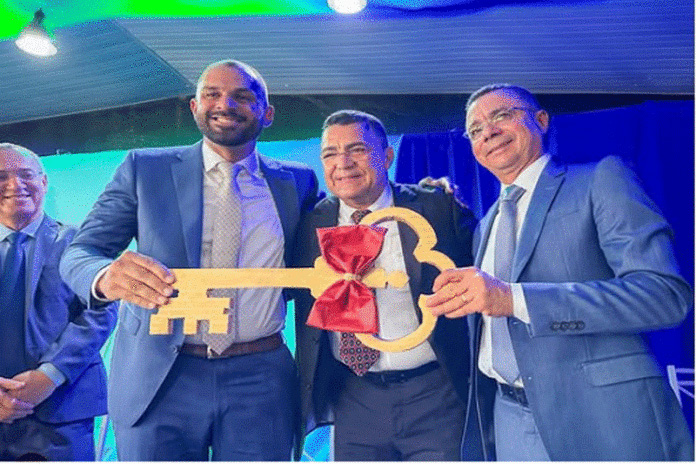 Prefeito Thiago do Vale toma posse em Ipirá