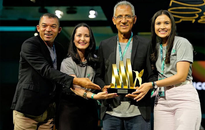 Sicoob Sertão conquista o Prêmio Beija-flor!