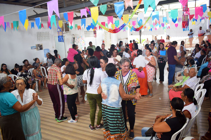 CRAS Baixa Grande promove arraiá de encerramento com grupo de Mulheres e Idosas