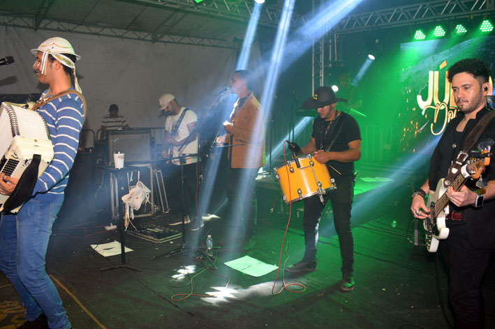 Noite de São João: Mandacaru recebe a caravana cultural da Prefeitura de Baixa Grande