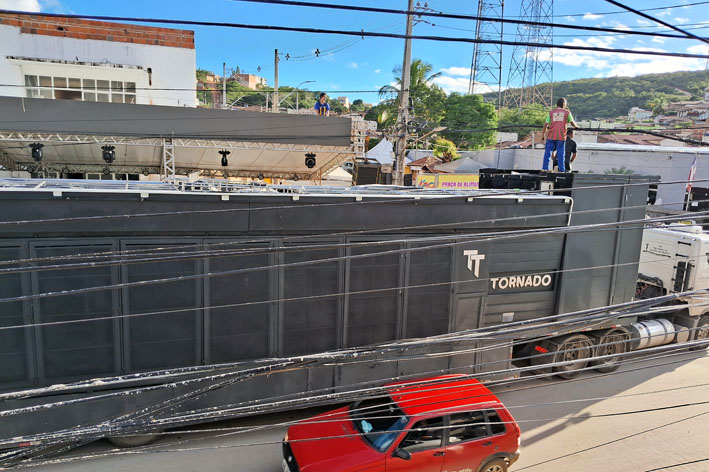 Chega o 1º trio elétrico para a Micareta de Baixa Grande; festa começa nesta quinta-feira