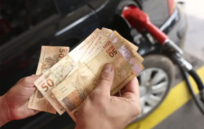 Gasolina, luz e passagens aéreas pressionam inflação em grandes cidades