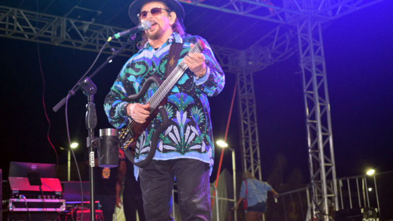 Geraldo Azevedo canta e encanta público em Serrolândia