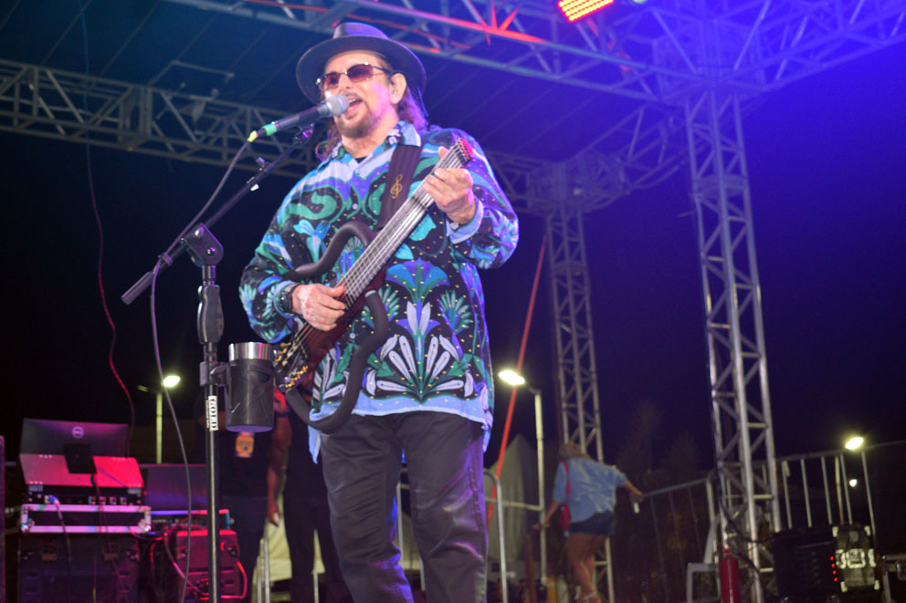 Geraldo Azevedo canta e encanta público em Serrolândia