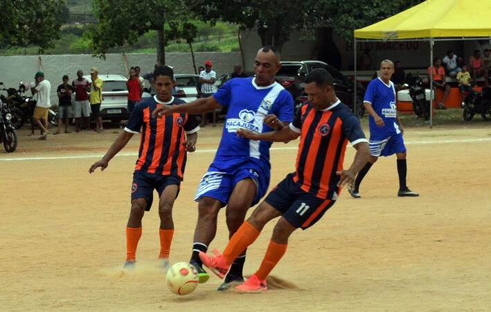 Mais dois jogos movimentaram o domingo no campo da Pecuária pela Copa ACOESB JG 40+ em Baixa Grande