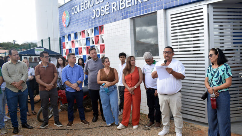 Estudantes e Professores do José Ribeiro são Transferidos para o Novo Colégio em Baixa Grande