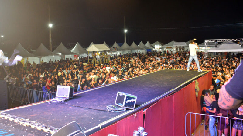 Quatro atrações musicais agitam a noite de sábado da Expo Mairi 2025
