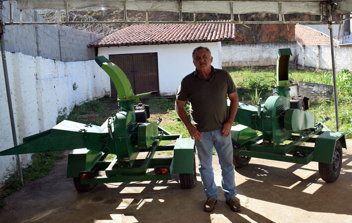Prefeitura de Baixa Grande destina mais duas forrageiras para atender agricultores