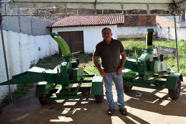 Prefeitura de Baixa Grande destina mais duas forrageiras para atender agricultores