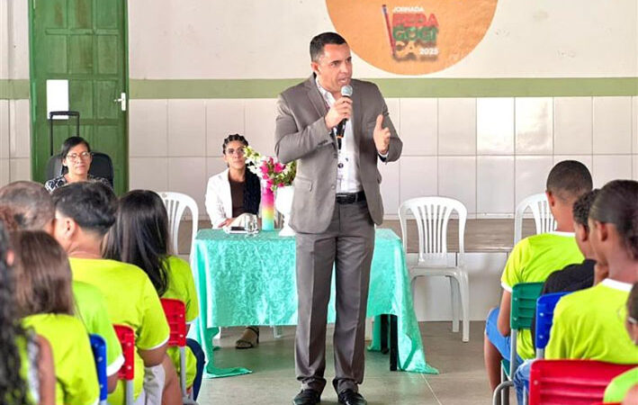 Palestra sobre Paternidade Ativa reúne educadores e alunos em Baixa Grande